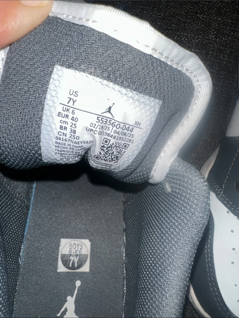 Nike Kids Low-Top Sneakers in White and Dark Gray
